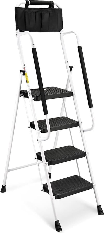 Trapladder, 4 treden, inklapbaar met leuning, ladder met gereedschapstas, rubberen handgrepen aan beide zijden, antislip design, van hoogwaardig legeringsstaal, draagvermogen tot 150 kg