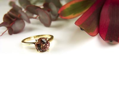 ring solitair in roos goud gezet met roze toermalijn