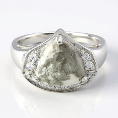 Cavill - Herenring 925 Zilver - 3,91 ct Howliet Canada Triljant Cabochon - 0,39 ct Zirkon Pavé - Elegante Witgrijze Natuursteen