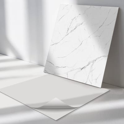 Wallfluent Vinyl Tegels - Geaderd Marmerpatroon Vinyl Tegels Zelfklevend - 30 cm x 30 cm - Wit PVC Tegels - Verpakking van 9 stuks - Vierkant PVC Tegels - Texturen Plaktegels - Zelfklevende Vinyltegels - Plaktegels Keuken en Badkamer