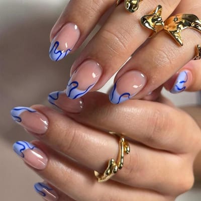 Allecto - Blauwe Ovale Nepnagels - Korte Franse Acrylnagels - 24 Stuks - Nagelstyling - Perfecte uitstraling - Geschikt voor elke gelegenheid - Lan...