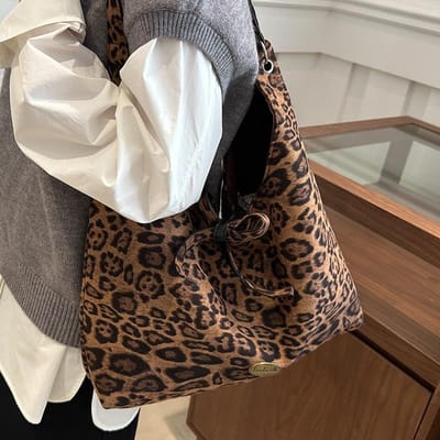 Tas met luipaardprint met grote capaciteit voor dames in de herfst en winter Nieuwe retro casual eenvoudige pendeltas Handgedragen schouder okseltas black
