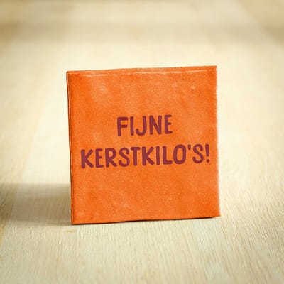 Tegeltje - Fijne Kerstkilo's | Oranje | 10x10cm - Interieur - Wijsheid - Tegelwijsheid - Spreuktegel - Keramiek - BONT