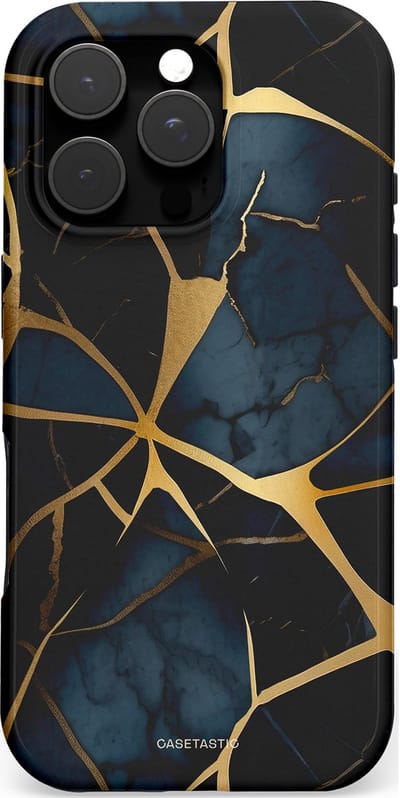 Casetastic hoesje geschikt voor Apple iPhone 16 Pro - MagSafe - Dubbellaagse bescherming - Sterrennacht Marmer Goud - Fashion Case - Zwart Goud Donkerblauw