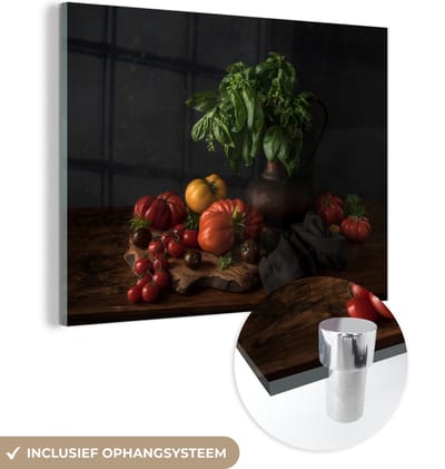 MuchoWow® Glasschilderij 40x30 cm - Schilderij acrylglas - Stilleven - Tomaten - Basilicum - Schilderij - Groente - Zwart - Foto op glas - Muurdecoratie woonkamer - Wanddecoratie slaapkamer - Schilderijen