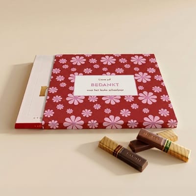 Merci Chocolade | Chocoladecadeaus | Bedankt | Cadeau | Bedankt Juf | Bloemenpatroon | 250 gram | Fotofabriek