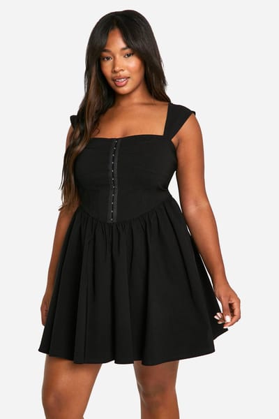 boohoo Dames Plus Geweven Stretch Corset Detail Korte Mouwen Zwevende Mini-Jurk | Zwart | Maat: 44
