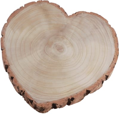- Hartvormige tafeldecoratie van hout met schors, natuurlijke decoratie voor romantische feesten, Valentijnsdag en bruiloften