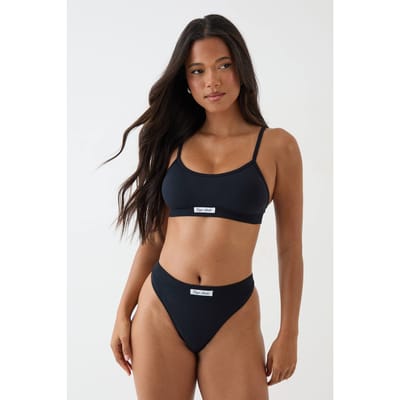 Dames Dsgn Studio Naadloze Bralette Met Ronde Halslijn En String Lingerieset | Zwart | Maat: Small