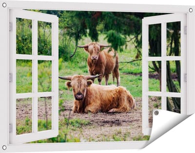 Gards Tuinposter Doorkijk Twee Schotse Hooglanders in de Bossen - 90x60 cm - Tuindoek - Tuindecoratie - Wanddecoratie buiten - Tuinschilderij