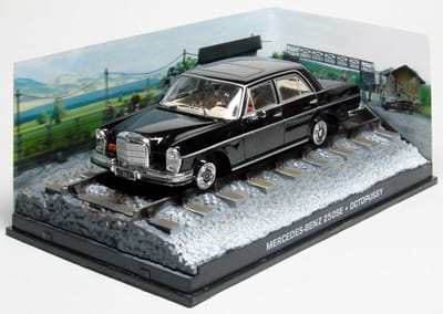 MERCEDES BENZ 250SE JAMES BOND OCTOPUSSY 1983 1:43