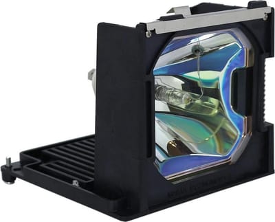 Beamerlamp geschikt voor de SANYO PLV-80L beamer, lamp code POA-LMP98 / 610-325-2957. Bevat originele NSH lamp, prestaties gelijk aan origineel.