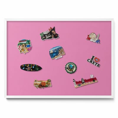 Tulup Magneetbord met Witte Frame - Roze Magneetbord Met Effen Achtergrond - 70 cm x 50 cm - Roze kleur - Magnetisch Bord voor aan de Wand - Magneetbord met Effen Frame - Magnetisch Bord Decoratief