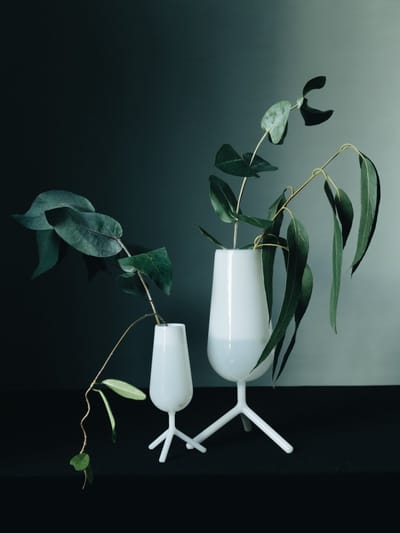 Set Driepoot vazen 19 & 30 cm hoog wil melk glas Nederlands des ign Maarten Baptist xl Champagne glas