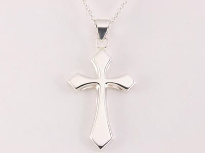 Hoogglans zilveren kruishanger aan ketting