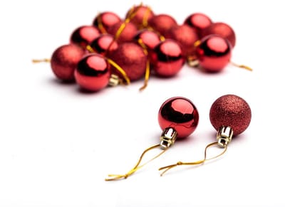 Kerstballen - Rood - 34 stuks - 3 cm Ø  - mix van Glimmen en glitters - Rode kleine Kerstballetjes - kerstversiering
