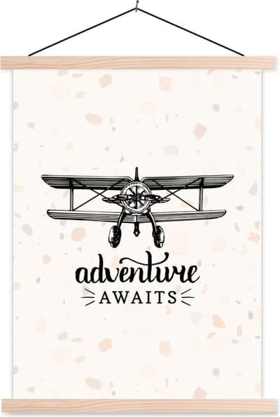 Posterhanger incl. Poster 87x120 cm - Schoolplaat - Spreuken - Quotes - Adventure awaits - Vliegen - Textielposter - Blanke latten