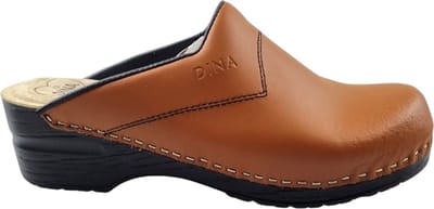 Dina Werkklompen - Schoenklompen - Zorgklompen - Thuisklompen - PU klompen met kuststof zool - Dames klompen - Cognac - maat 36
