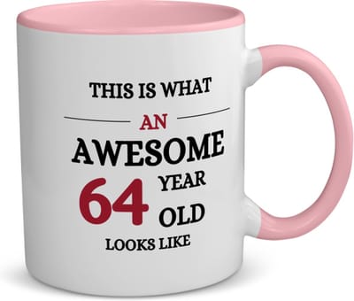 Akyol - this is what an awesome 64 year old looks like koffiemok - theemok - roze - Hoera 64 jaar - iemand die 64 jaar is geworden - de jarige - verjaardagscadeau - kado - geschenk - gift - leuke verjaardagscadeau - felicitatie - 350 ML inhoud