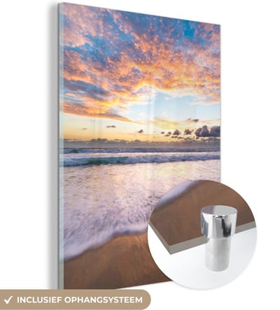 MuchoWow® Glasschilderij 120x160 cm - Schilderij acrylglas - Strand - Wolken - Water - Foto op glas - Schilderijen