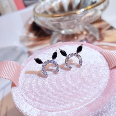 Nouveau Design Tendance des Nouvelles Boucles d'Oreilles Animales dans l'Année des Oreilles Simples Coréennes Boucles d'Oreilles Exquises en Diamants pour Femmes gray