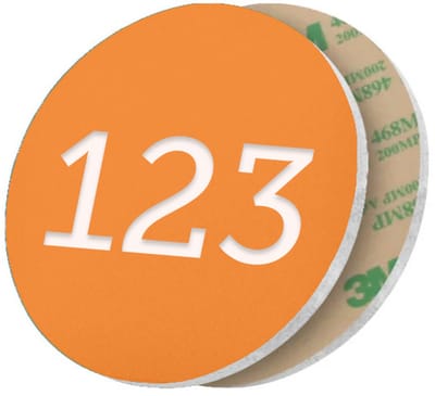 CombiCraft ronde nummerplaatjes van acrylaat oranje 25 mm met tape - 1 t/m 50