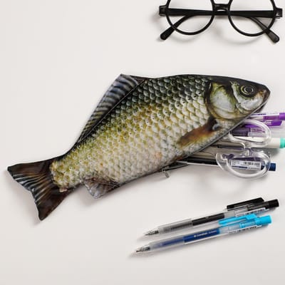 JIANWU Creatieve Gesimuleerde Gezouten Vis Etui Grote Capaciteit Potloden Etui Tas Grappige School Etuis Kantoorbenodigdheden gray