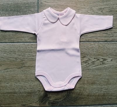 Babidu Romper/Body | Roze | Lange mouw | Gehaakt Randje langs kraag | 1190| 9 maand| maat 74