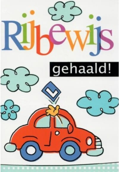 Gefeliciteerd! Je hebt je rijbewijs gehaald! Een leuke kaart met een stoere gekleurde auto met de bekende blauwe L op het dak. Leuk om zo te geven of om bij een cadeau te voegen. Een dubbele wenskaart inclusief envelop en in folie verpakt.
