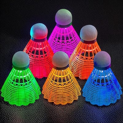 Set van 6 LED badmintonballen van nylon voor binnen en buiten, lichtgevende shuttles voor sportactiviteiten en plezier