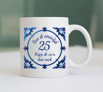 Kut Mok - Eindelijk 25 Jaar - Grappige Mok - Cadeau Verjaardag - Cadeau Mok