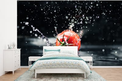 Behang - Fotobehang Tomaat - Groente - Stilleven - Water - Rood - Breedte 320 cm x hoogte 240 cm