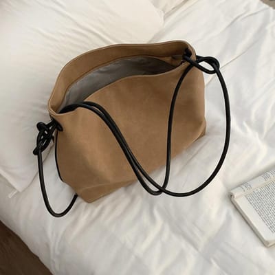 Herfst en Winter Grote Capaciteit Tas voor Dames Nieuw Retro PU Mat Wateremmer Tas Niche Ontwerp Schoudertas Tote Tas black