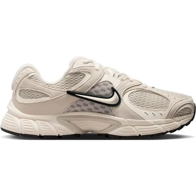 Nike Damesschoenen met reflecterende accenten V5 RNR - Beige- Dames, Beige 37.5
