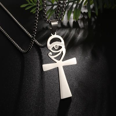 Collier Pendentif Œil d'Horus en Acier Inoxydable Style Rétro Bijoux Religieux pour Homme