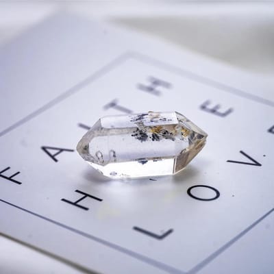 Natuurlijke Herkimer Diamant Zwarte Kristal Mineraal Energie Ruwe Steen Reiki Genezende Edelstenen Kracht Huis Ornament Beschermsteen 1-10G 1pc