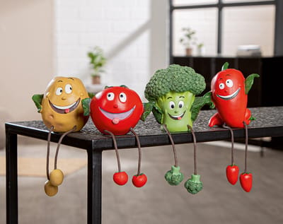 Broccoli, Tomaat, Aardappel en Paprika gezicht poppetje. - beeld.
