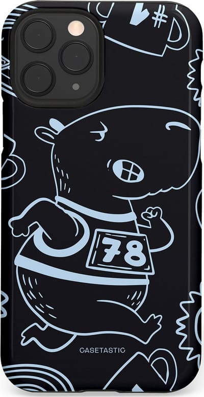 Casetastic Hoesje Geschikt voor Apple iPhone 11 Pro - Stijlvolle Beschermende Duo-layer Case - Capibara kampioen