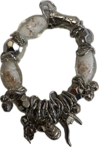 Armband met Bedeltjes - Vlinder/Ster handje/Zeester/belletjes - Glazen steentjes - Elastisch - Zilver/Roze - Ibiza/Boho Style - One size