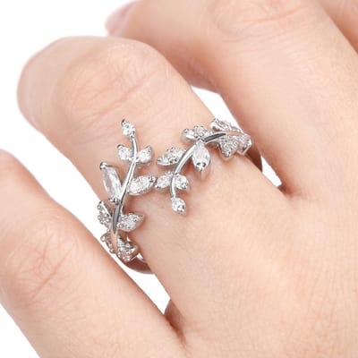 Zilverkleurige ring dames aanschuifring open ring wijnrank design blad motief transparante steentjes minimalistische verstelbare ring sieraden