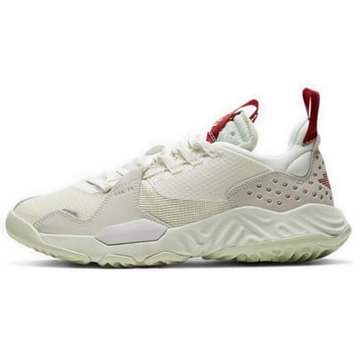 Jordan Delta SP Sail Red (aux femmes) 38.5 gray