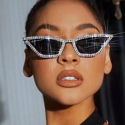 Trendy Hip-hop Cat-eye Zonnebril Met Diamant Voor Vrouwen Speciaal Vormgegeven Mode Zonnebril 2154 brown