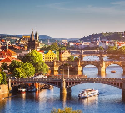 Zonsondergang op een mooie lentedag in Praag - Fotobehang (in banen) - 250 x 260 cm