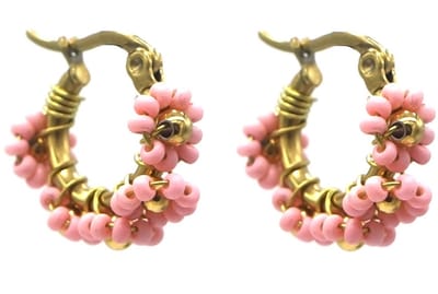 Oorbellen - oorringen - sieraad - oorsieraad - accessoire - goudkleurig - RVS - roze - kralen - vrolijk - geschenk - cadeau - feest - hip - trendy - tijdloos - chique - feest - dames - vrouwen