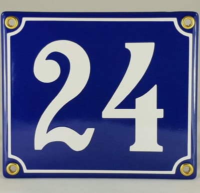 Emaille Huisnummer - Bord Nummer - Huis Herkenning - Handgemaakt Verhoogd Cijfer - 12x14cm Nr 24 - Blauw Wit