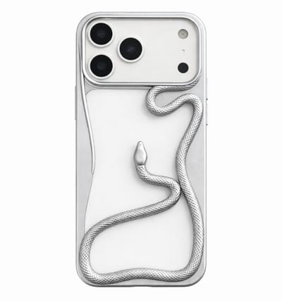 Zilverkleurig transparant telefoon hoesje geschikt voor iPhone 17 Pro – backcover met 3D slang detail, zacht TPU softcase met verhoogde rand en elektroplating afwerking