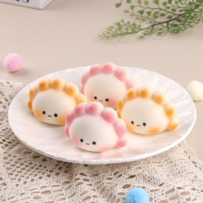 longziming - Squishy - Anti-stress Knijpspeelgoed - Decompressiespeelgoed - 4 stuks - Knoedel vorm - Zacht PU-materiaal - Met lachend gezicht - Voor thuis en op kantoor