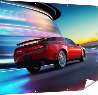Gards Tuinposter Rode Sportwagen Auto in de Stad - 150x120 cm - Tuindoek - Tuindecoratie - Wanddecoratie buiten - Tuinschilderij
