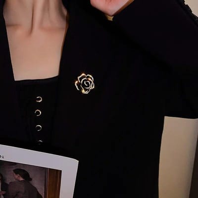 Camellia Broche Mode Luxe Strass Imitatie Parel Pin Voor Vrouwen Mode Kleding Corsage Sieraden Accessoires Groothandel gray