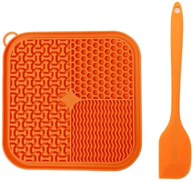 Rieba® Likmat Honden – 20x20cm - Hondenlikmat - Slowfeeder Hond – Anti Schrok Voermat – Met Spatel – Silicone Zuignap – Oranje